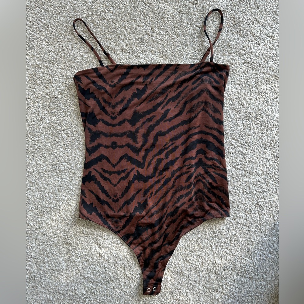 Women’s Express Animal‎ Print Bodysuit